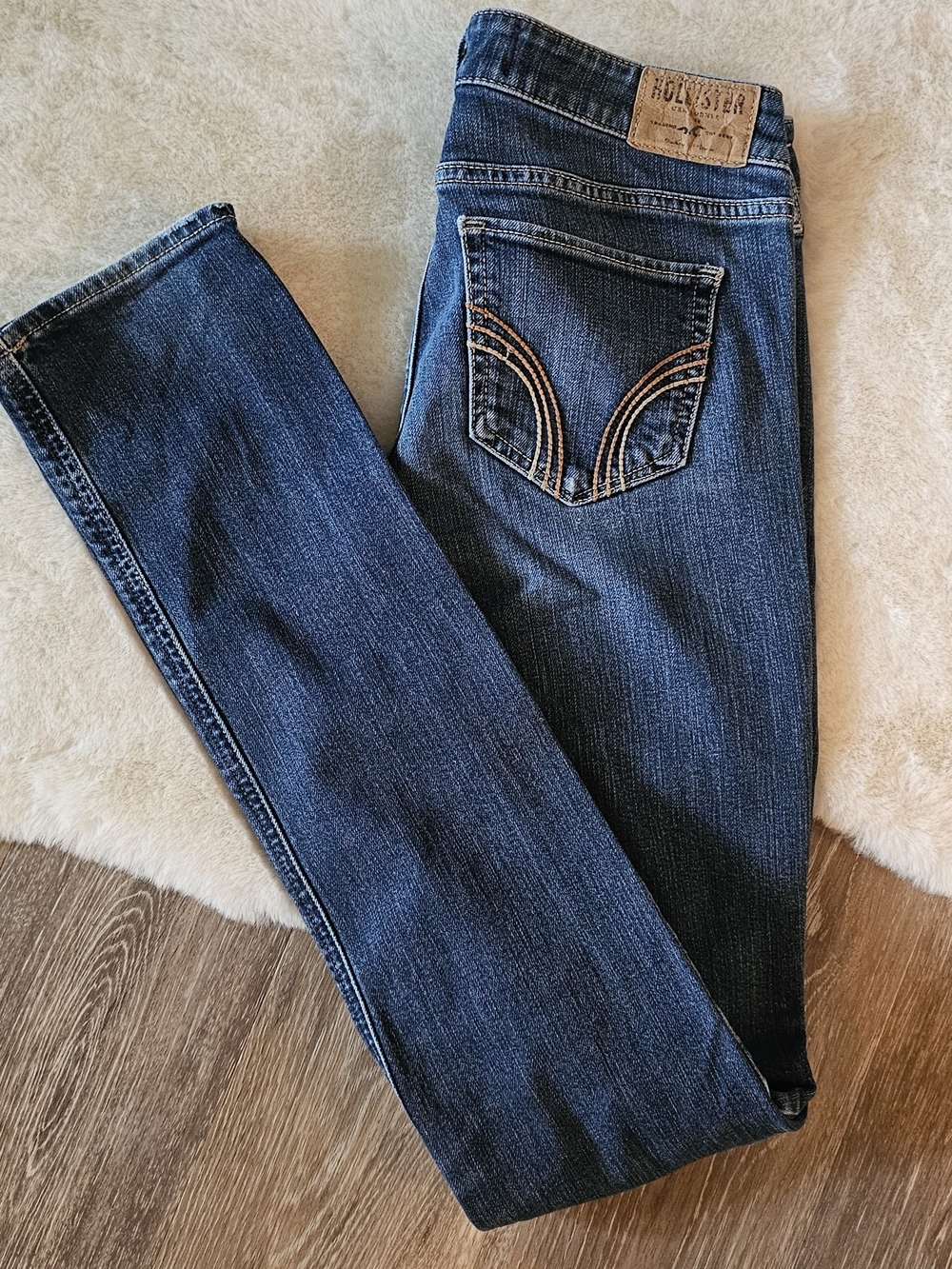 Hollister Women's Dark Blue Skinny Jeans